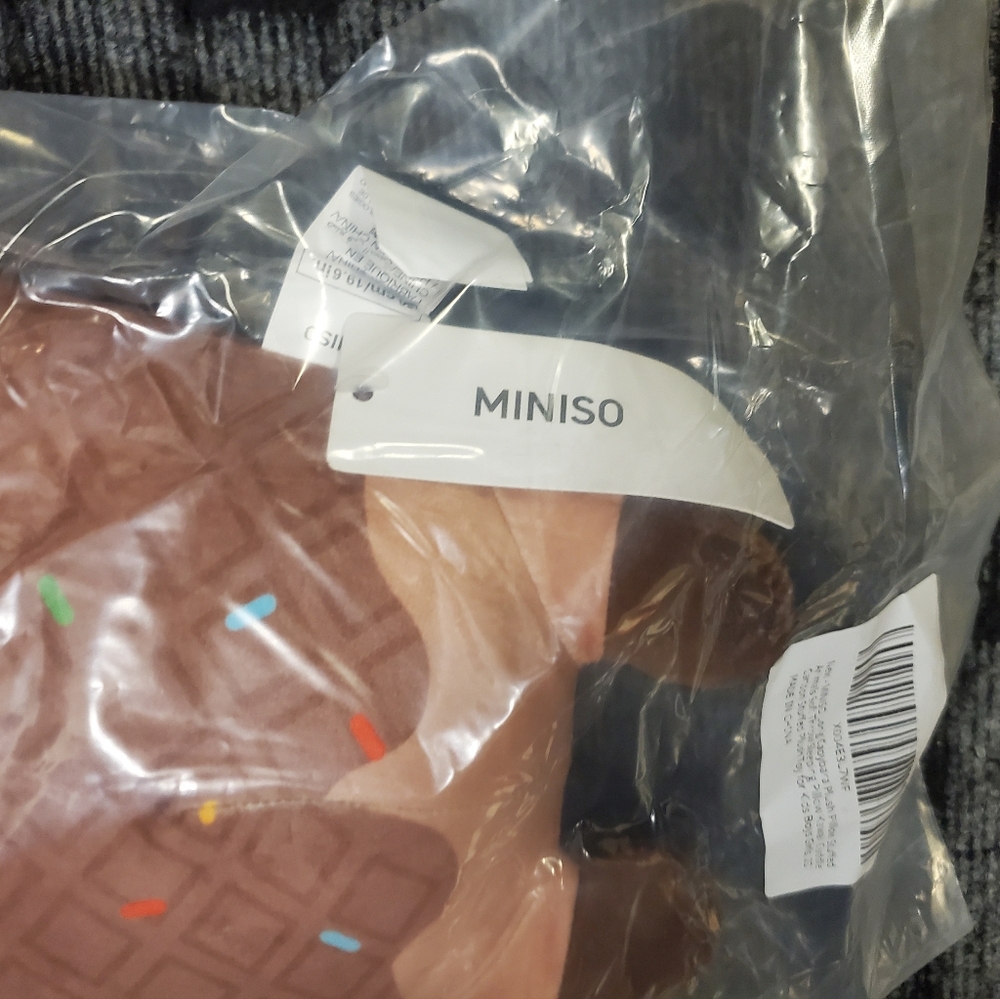 Miniso Stuff Plush Cuddle Toy Capybara 20" NWT - Picture 6 of 12
